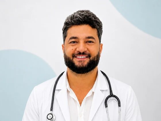 Dr. Tiago Bahia